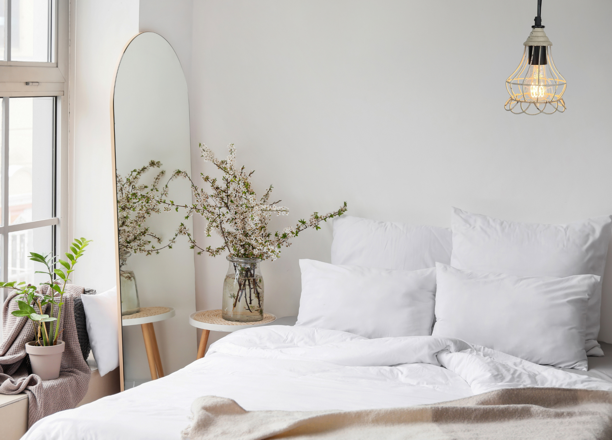 Maximizing Space and Style: How to Choose Lighting for a Small Bedroom