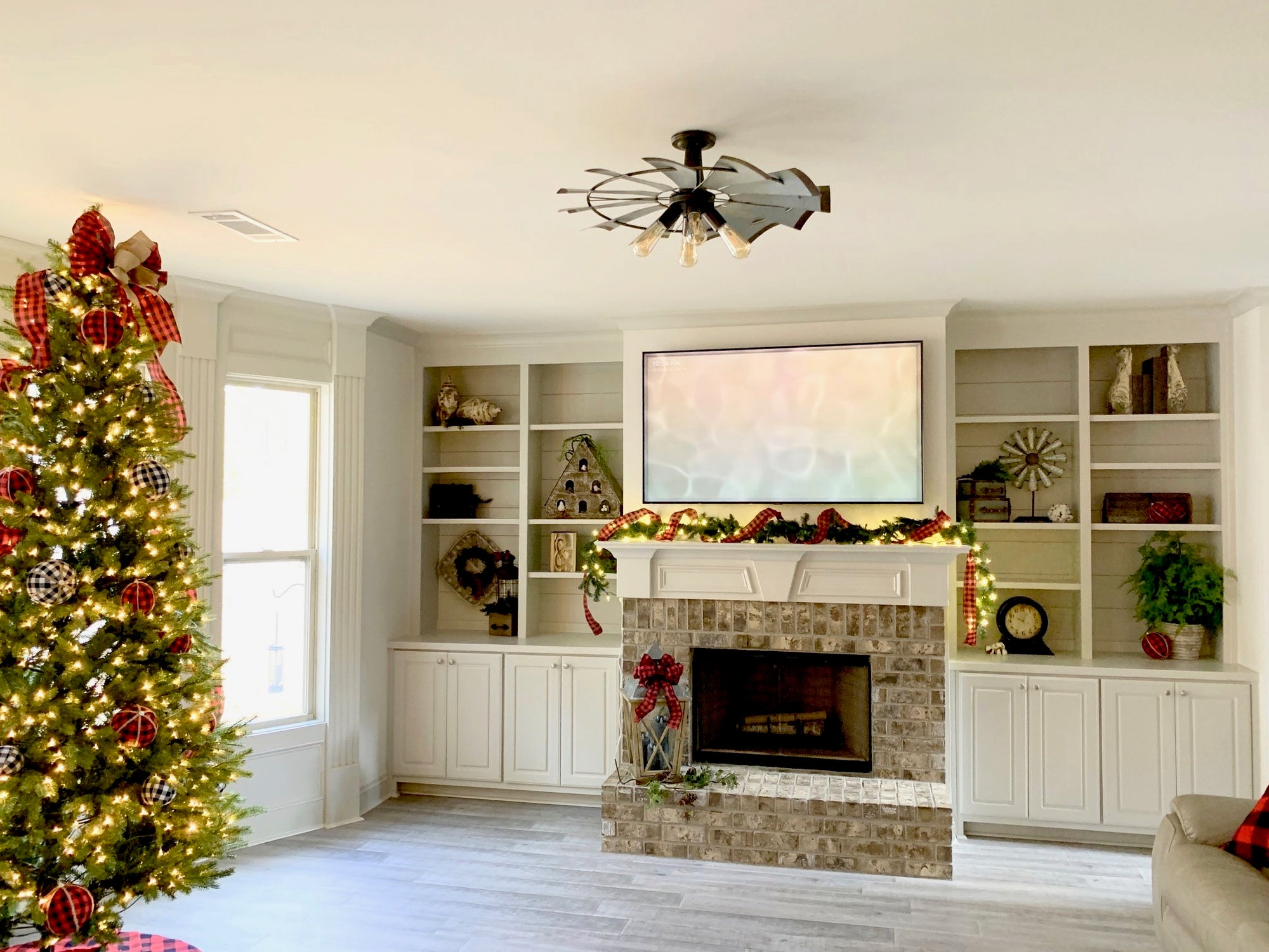 how to dress up a chandelier for christmas DIY Chandelier Christmas Decor: Quick and Simple - How to Make Wreaths