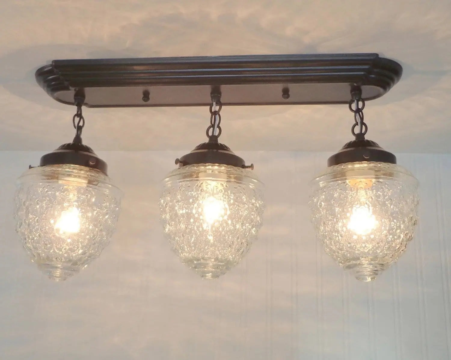 Crafting Ambiance: A Restaurant Lighting Plan from Entry to Table