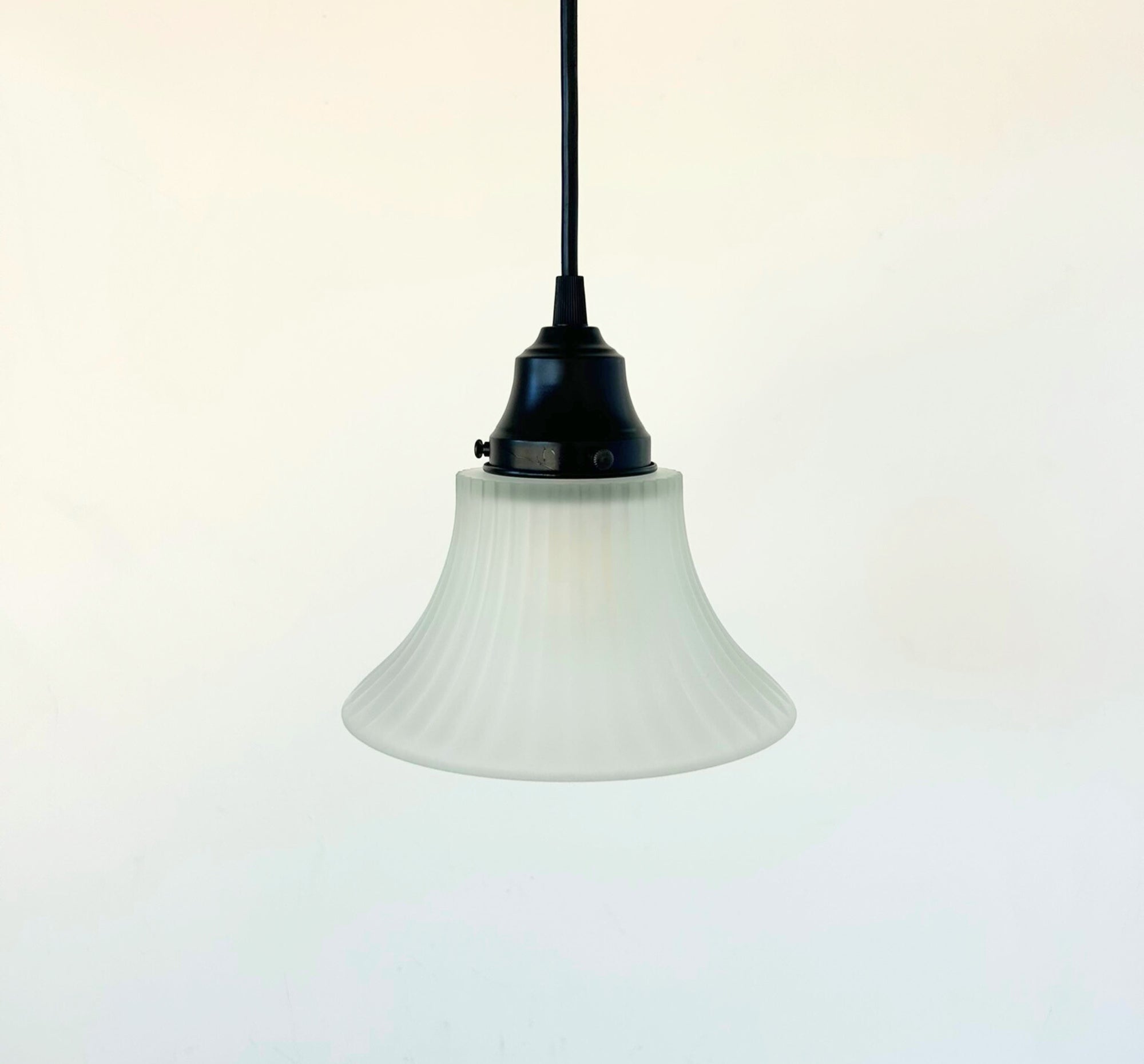 Frosted Ribbed Flute Pendant