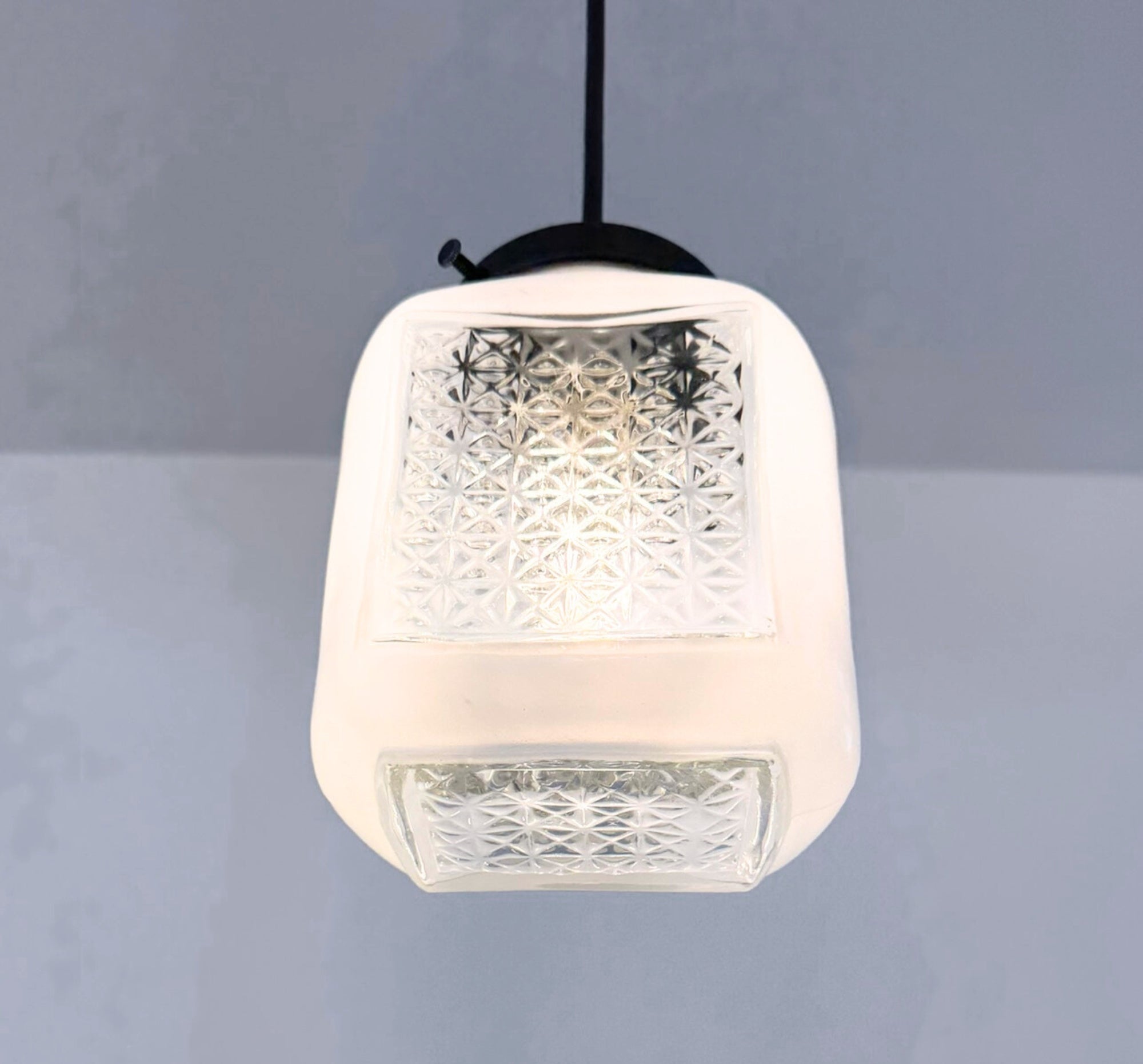 Vintage Diamond-Pattern Square Glass Pendant Light