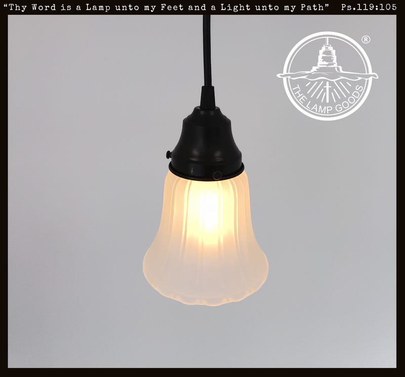 Frosted Simple Rib Scallop Edge Pendant Light