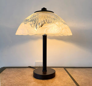 Farmhouse Botanical Glass Table Lamp