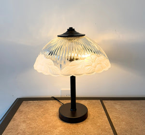 Farmhouse Botanical Glass Table Lamp