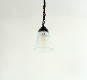 Vintage Floral Embossed Clear Rib Pendant