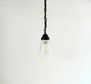 Vintage Floral Embossed Clear Rib Pendant