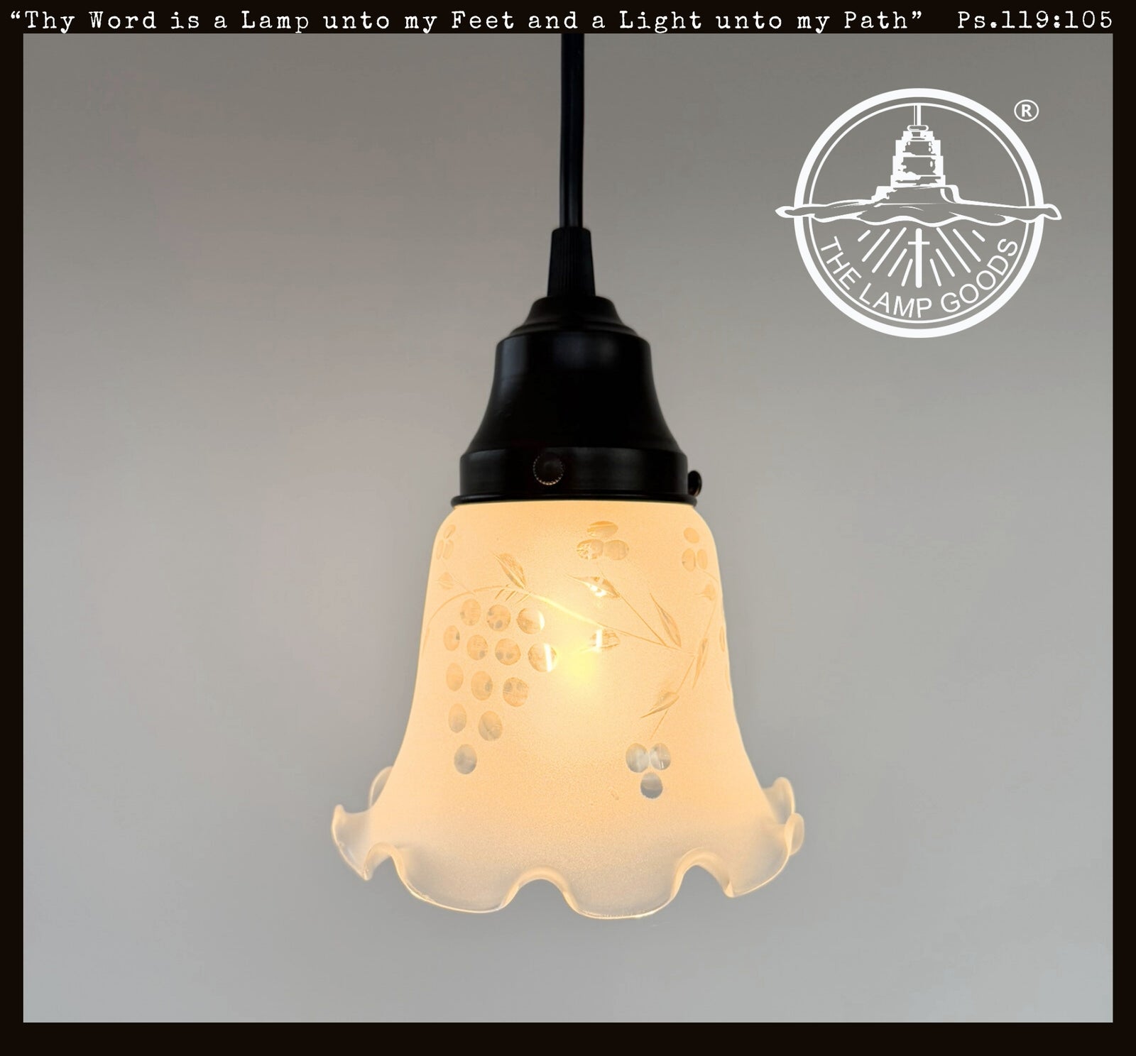 Frosted Ruffle With Berries and Leaves Pendant