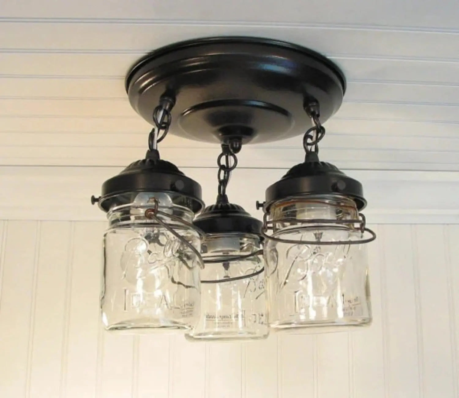Mason Jar Light Fixture Features