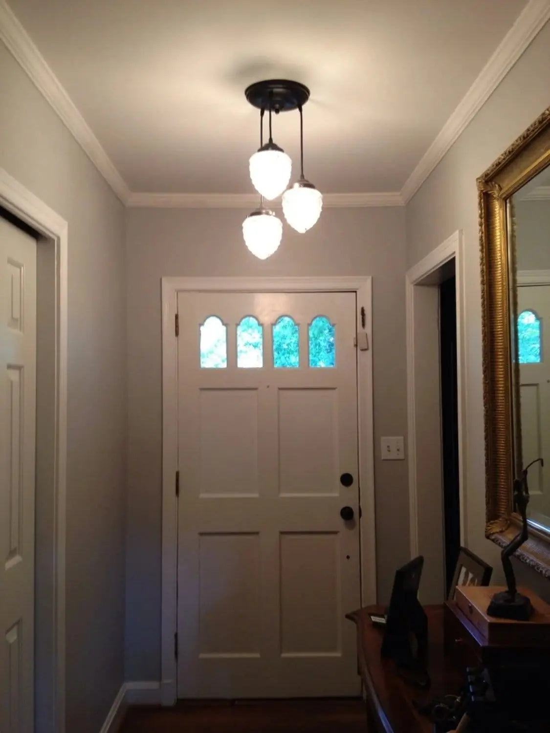 Acorn light chandelier for entryway